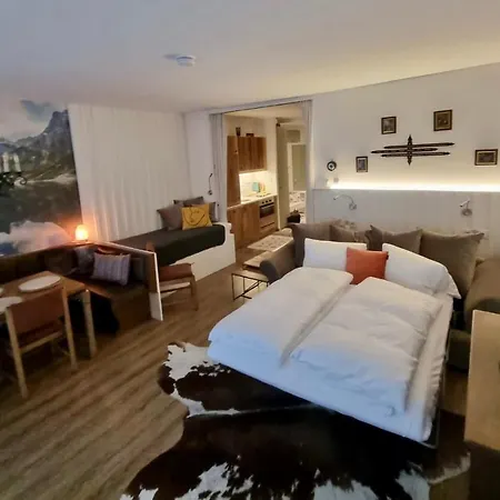 12, Am Sonnenhang, Hochstrasse