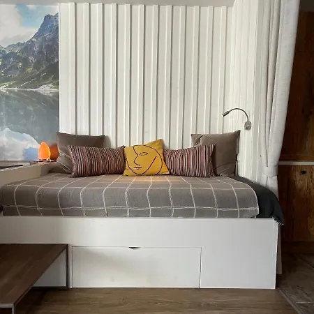 Apartment 12, Am Sonnenhang, Hochstrasse *