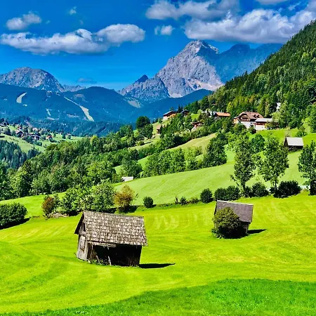 12, Am Sonnenhang, Hochstrasse Apartment