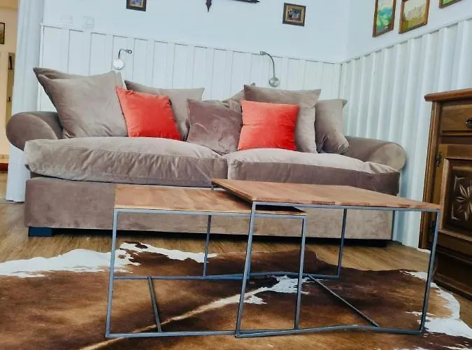 Apartman 12, Am Sonnenhang, Hochstrasse *