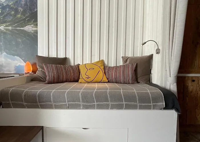 Apartman 12, Am Sonnenhang, Hochstrasse *